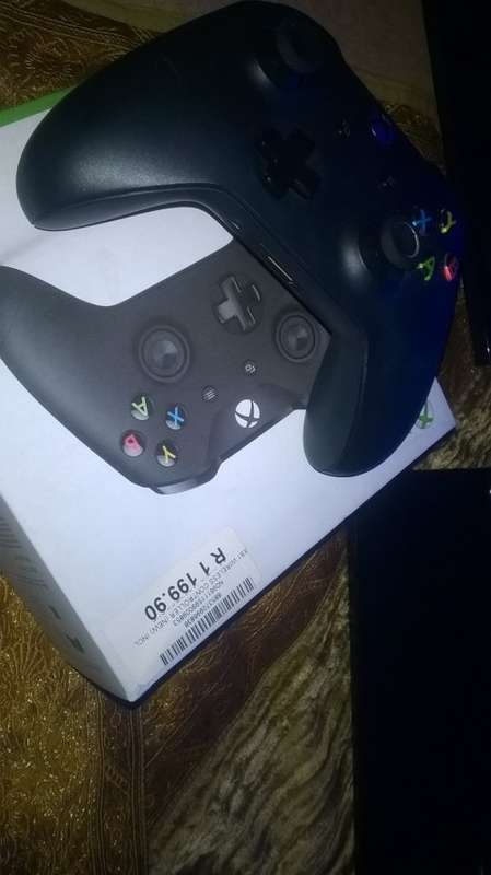 KINECT AND REMOTE, XBOX ONE