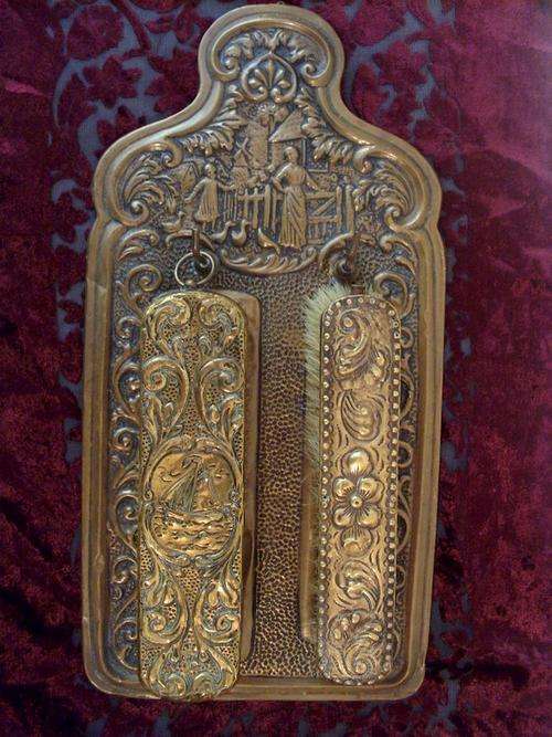 * * DUTCH BRASS CLOTHES & SHOE BRUSH SET * *
