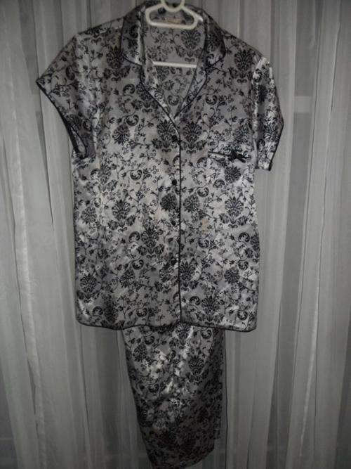 XMAS SALE!!! Truworths Grey and Black Satin Sleepwear size 36