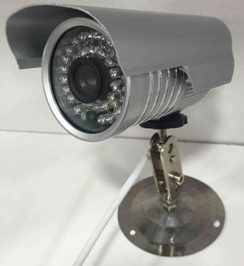 8mm lens 900TVL nightvision and waterproof CCTV camera with one pcs bracket !( Good quality )