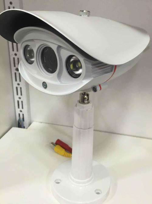 1500tvl 4mm lens IR cut waterproof outdoor  3MpIxel cctv  camera( night vision also colourful image