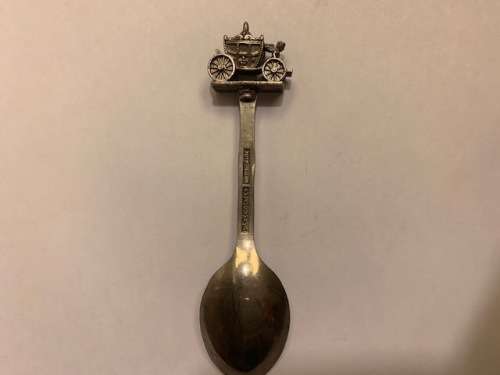 3D Spoon collectors! Spoon with Royal carriage in 3D Marked silver plated, British made