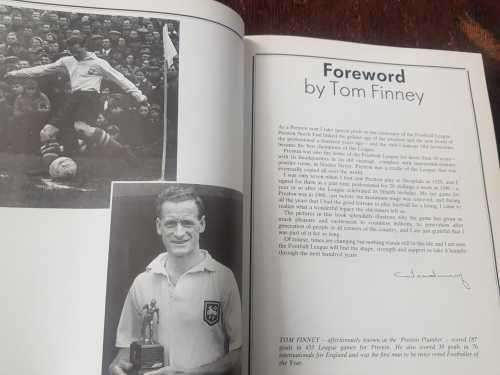 Shoot Soccer the World Game & The Football League 1888-1988, First Manchester United Football Soccer