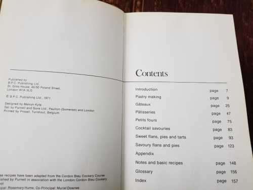 Cordon Bleu, set of 9 book cooking books  ! Recipe books