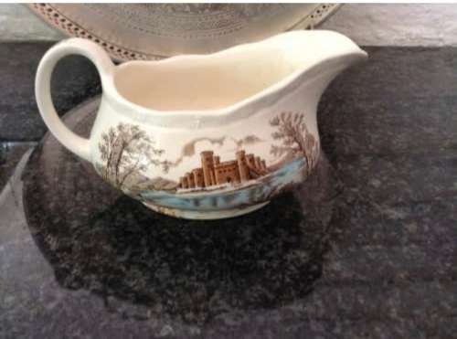 Alfred Meakin gravy boat, Queens Castle, multicoloured