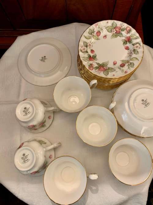 Royal Albert Lyndale 42 piece Tea Set