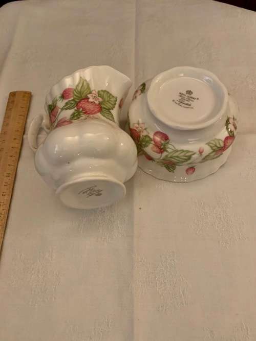 Royal Albert Lyndale 42 piece Tea Set