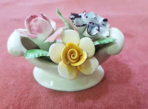 Vintage Royal Doulton flower posy bowl ornament