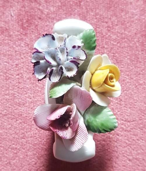 Vintage Royal Doulton flower posy bowl ornament