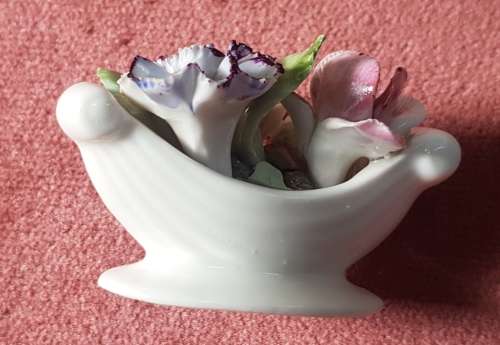 Vintage Royal Doulton flower posy bowl ornament