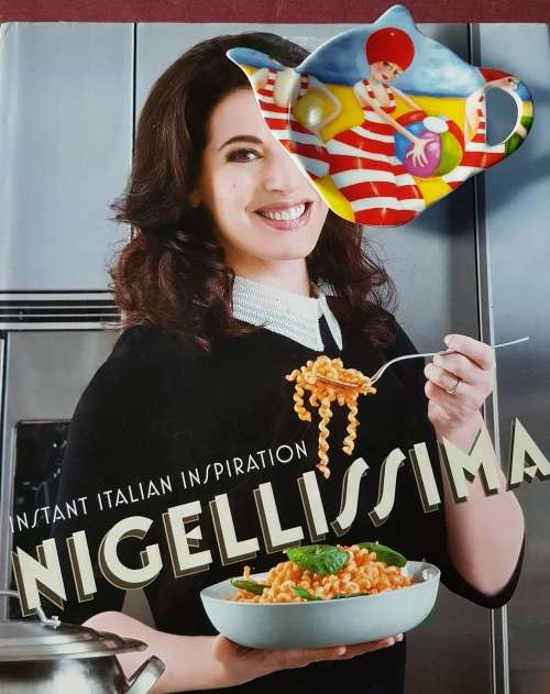 Nigellisma  Nigella and Sue Janson Beach Babes