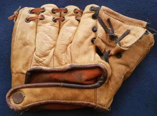 Vintage baseball glove. Made in Japan.
