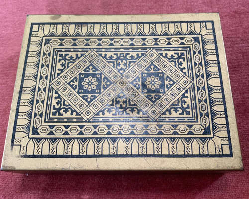Vintage decorative trinket box with hinged lid, beautiful design