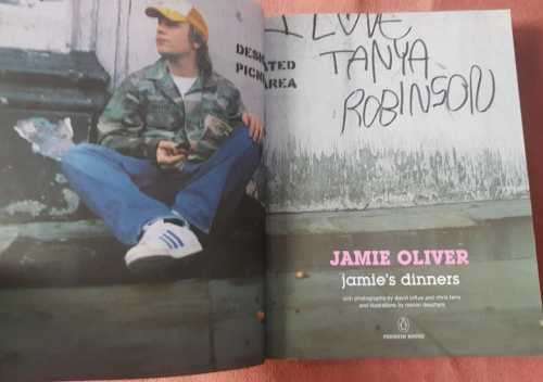 Jamie Oliver Jamies dinners, The essential family guide.