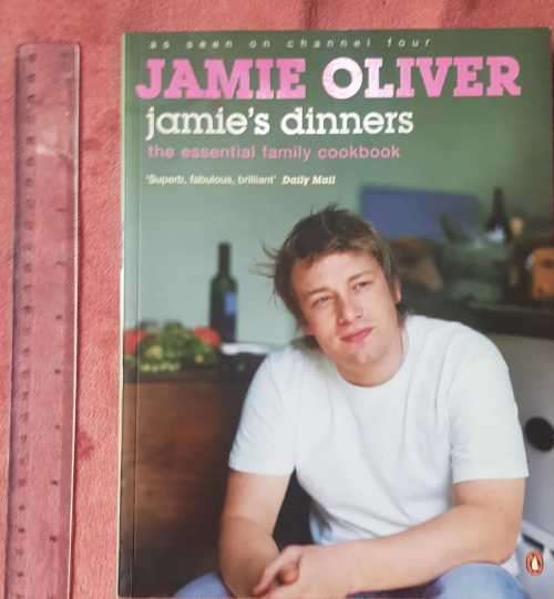 Jamie Oliver Jamies dinners, The essential family guide.