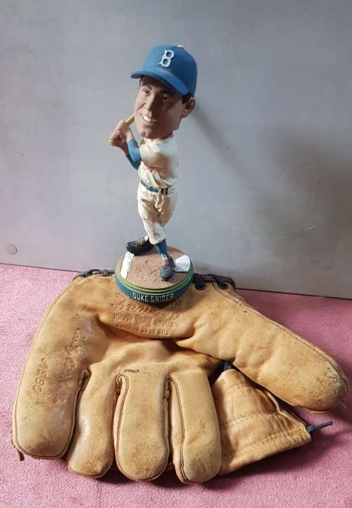 Vintage baseball glove. Made in Japan.