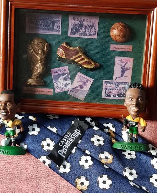 Soccer Frame with Doc Khumalo & Lucas Radebe Bobbleheads & Castle Lager Premiership Tie