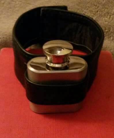 HIP FLASK LEG HOLDER