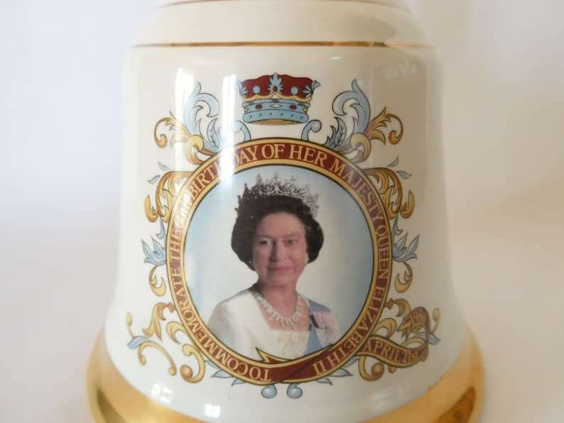 Bell's Extra Special Limited Queen Elizabeth 60 Birthday Decanter