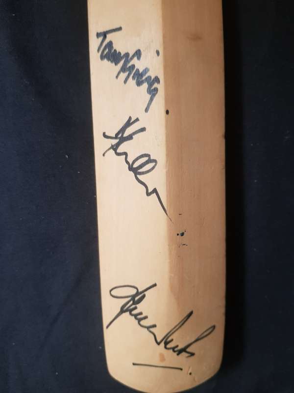 CRICKET SIGNED SHANE WARNE TONY GREIG CRICKET BAT