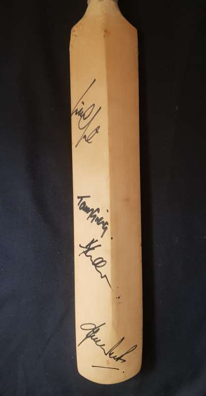 CRICKET SIGNED SHANE WARNE TONY GREIG CRICKET BAT