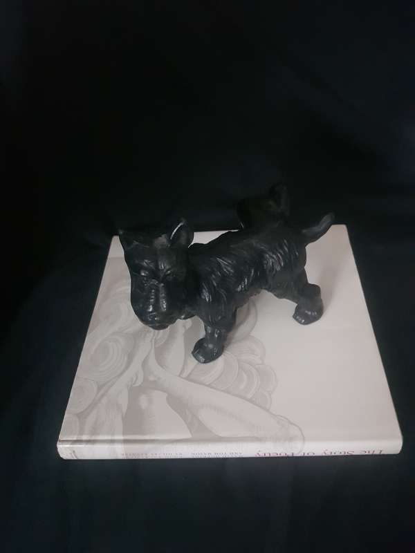 Scottish Terrier sculpture