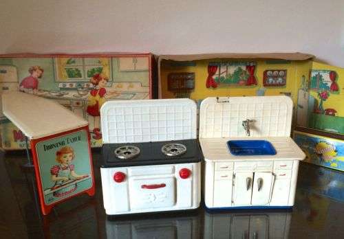 Vintage Kitchen Set - Doll's House Toys