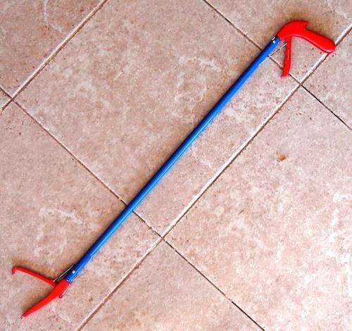 SNAKE STICK. CHEAPEST 40" (1.0M) ALLUMINIUM SNAKE TONGS IN SOUTH AFRICA. NEW.