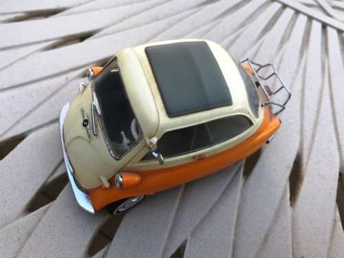 Collectable 1:18 Scale Die Cast Cars. Set of 5