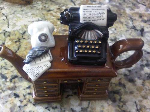 ORIGINAL HIGHLY COLLECTABLE Cardew Tea pot "Criminal Writers Desk"