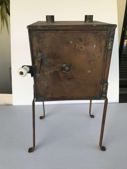 Antique surgical oven or bacteriological incubator.