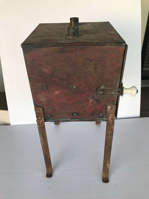 Antique surgical oven or bacteriological incubator.
