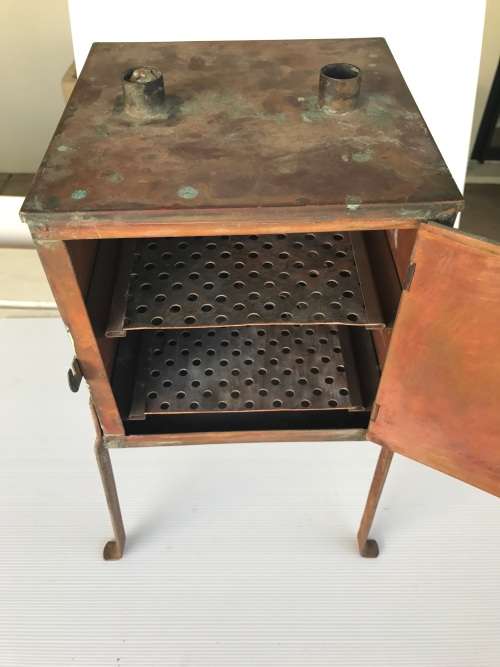 Antique surgical oven or bacteriological incubator.