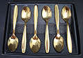 VINTAGE BOXED SET OF SIX GOLD PLATED TEA SPOONS LENGTH 13CM