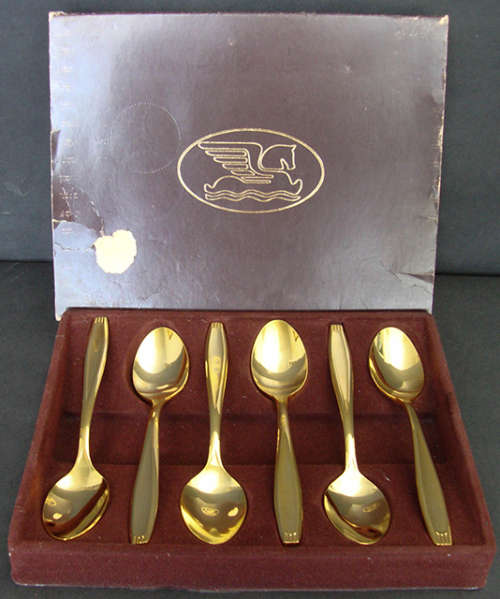 VINTAGE BOXED SET OF SIX GOLD PLATED TEA SPOONS LENGTH 13CM