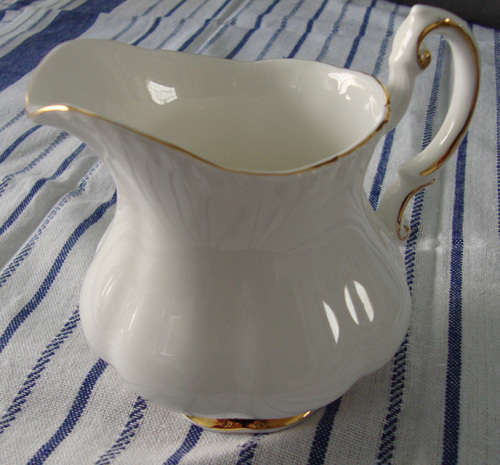 VINTAGE PARAGON 22 PIECE TEA SET