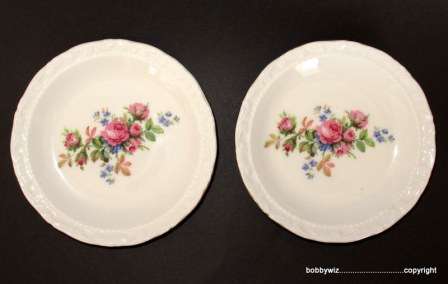 PAIR OF ROYAL ALBERT VINTAGE BONE CHINA PIN / BUTTER DISHES (MOSS ROSE) DIAMETER 12CM
