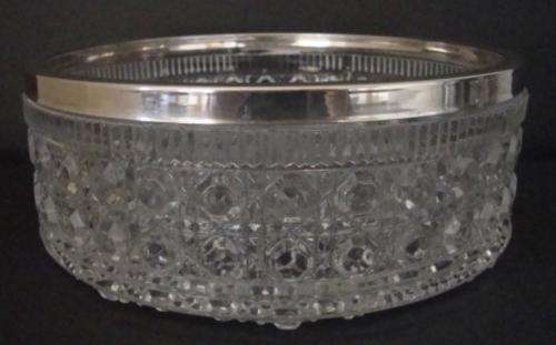 VINTAGE SILVER PLATE COLLAR AND GLASS SALAD / FRUIT BOWL DIAMETER 22CM