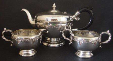 VIKING PLATE EP COPPER - LEAD MOUNTS 3 PIECE VINTAGE CLASSIC TEA SET CIRCA 1940