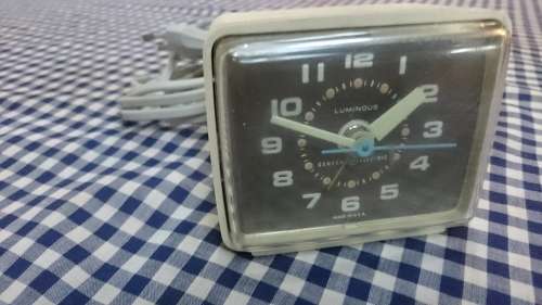 General Electric Alarm Clock. Luminous. Electric (2W), Great to Plug into your UPS.