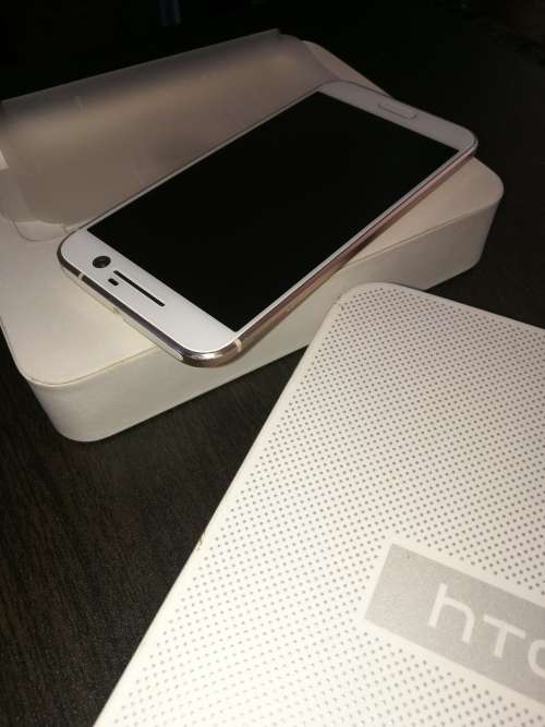 HTC 10 TOPAZ GOLD 32GB **FOR SALE**
