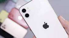 iPhone 11 - 256GB !! - screen damaged - fix 'n go (Worth R14699) a real beauty.