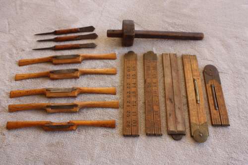 5 x  Spokeshaver planes with other woodworking tools