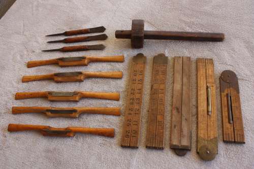 5 x  Spokeshaver planes with other woodworking tools