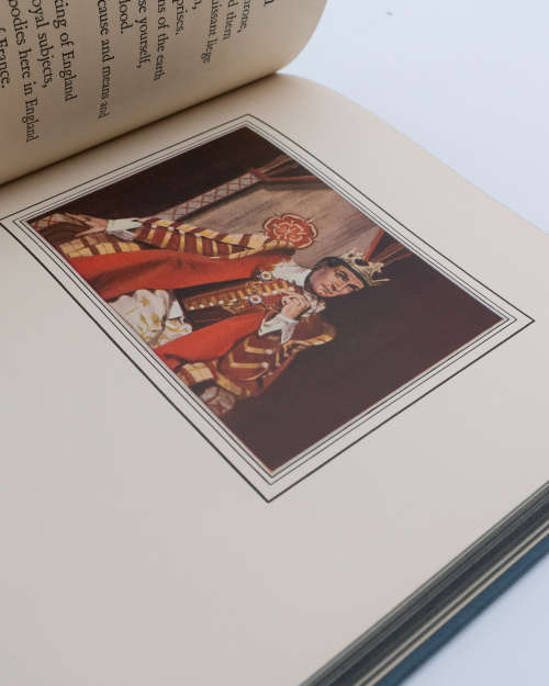 The Life of King Henry V by Shakespeare, William.