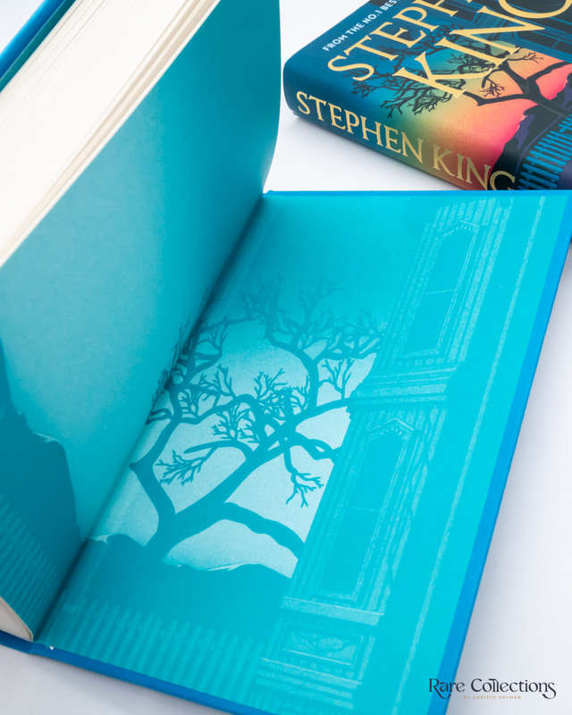Holly (First Trade Blue Endpapers) by Stephen King