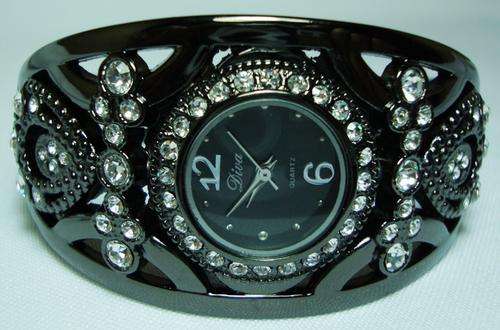 STUNNING LADIES BANGLE WATCH