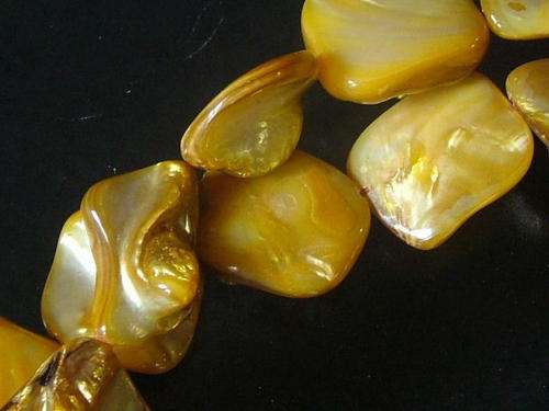 GOLDEN YELLOW Mother of Pearl Shells  - 38cm string