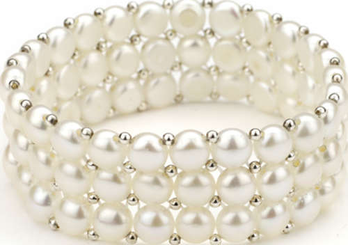 *R420* -Triple-Strand- Genuine Freshwater Pearl Bracelet (stretchy)