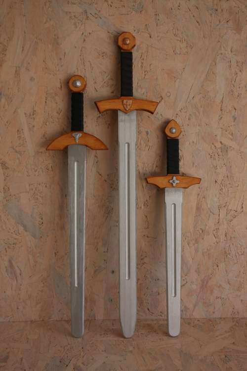 Wooden Viking Shield + 1 Wooden Crusader Sword (72 cm size sword) Set